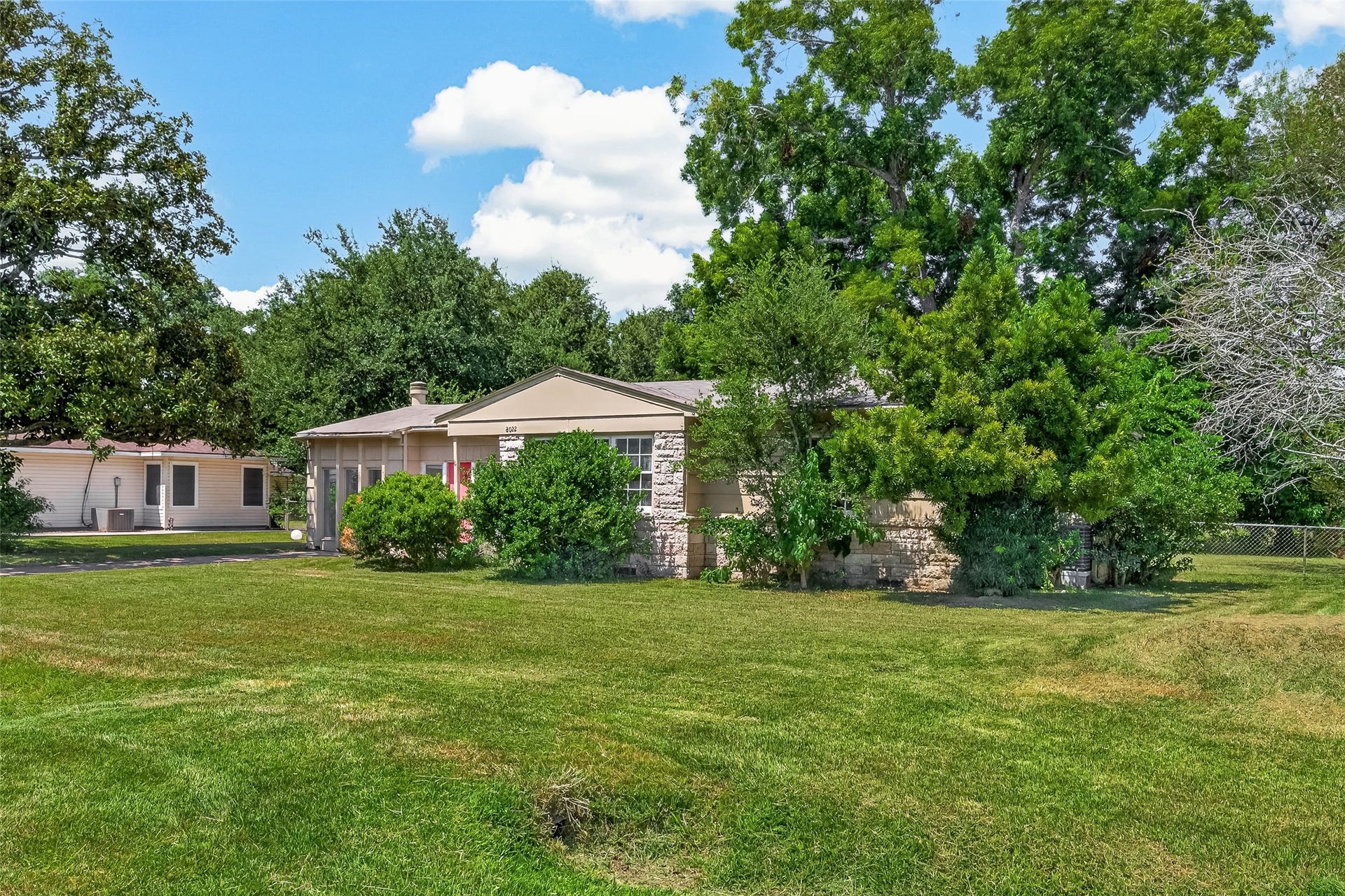8022 White Avenue, Hitchcock, TX 77563 8022 White Avenue, Hitchcock, TX 77563