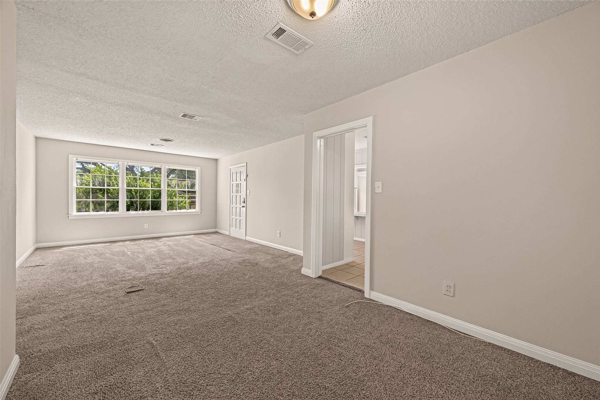 8022 White Avenue, Hitchcock, TX 77563 8022 White Avenue, Hitchcock, TX 77563