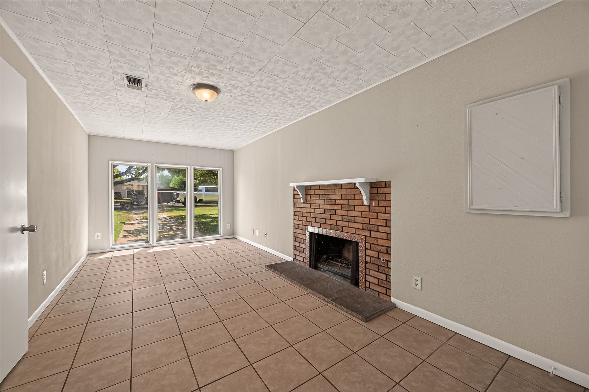 8022 White Avenue, Hitchcock, TX 77563 8022 White Avenue, Hitchcock, TX 77563