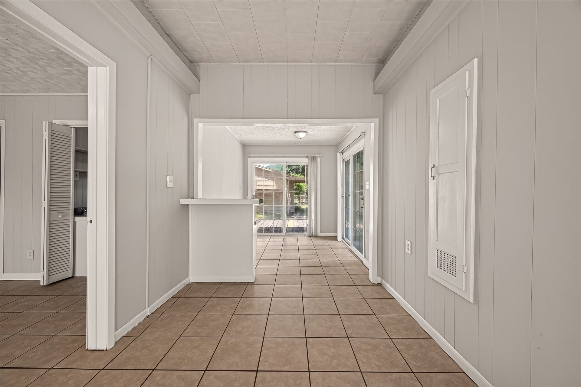 8022 White Avenue, Hitchcock, TX 77563 8022 White Avenue, Hitchcock, TX 77563