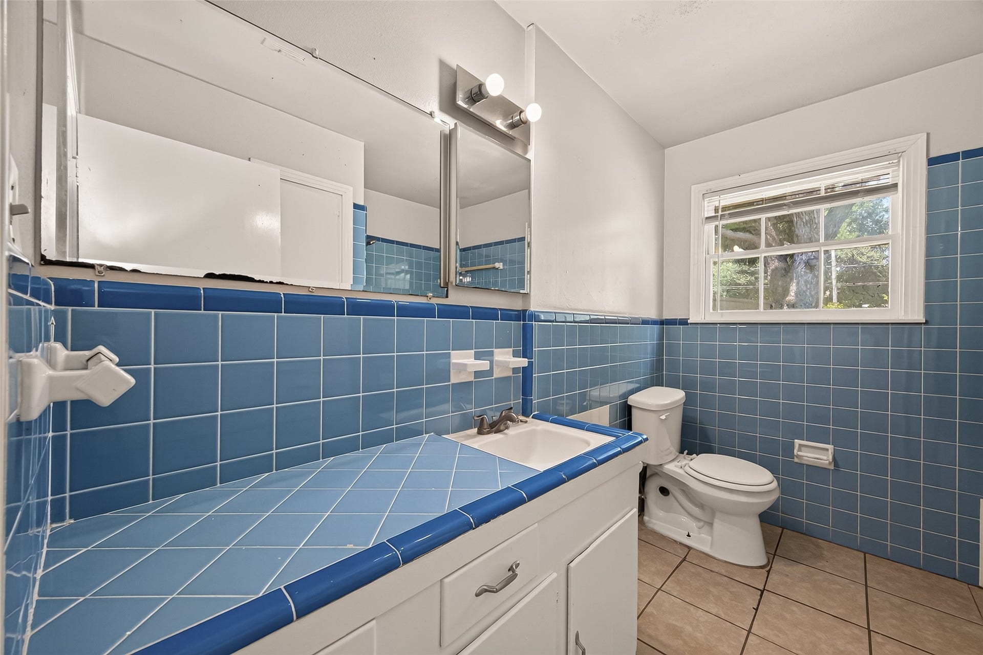 8022 White Avenue, Hitchcock, TX 77563 8022 White Avenue, Hitchcock, TX 77563