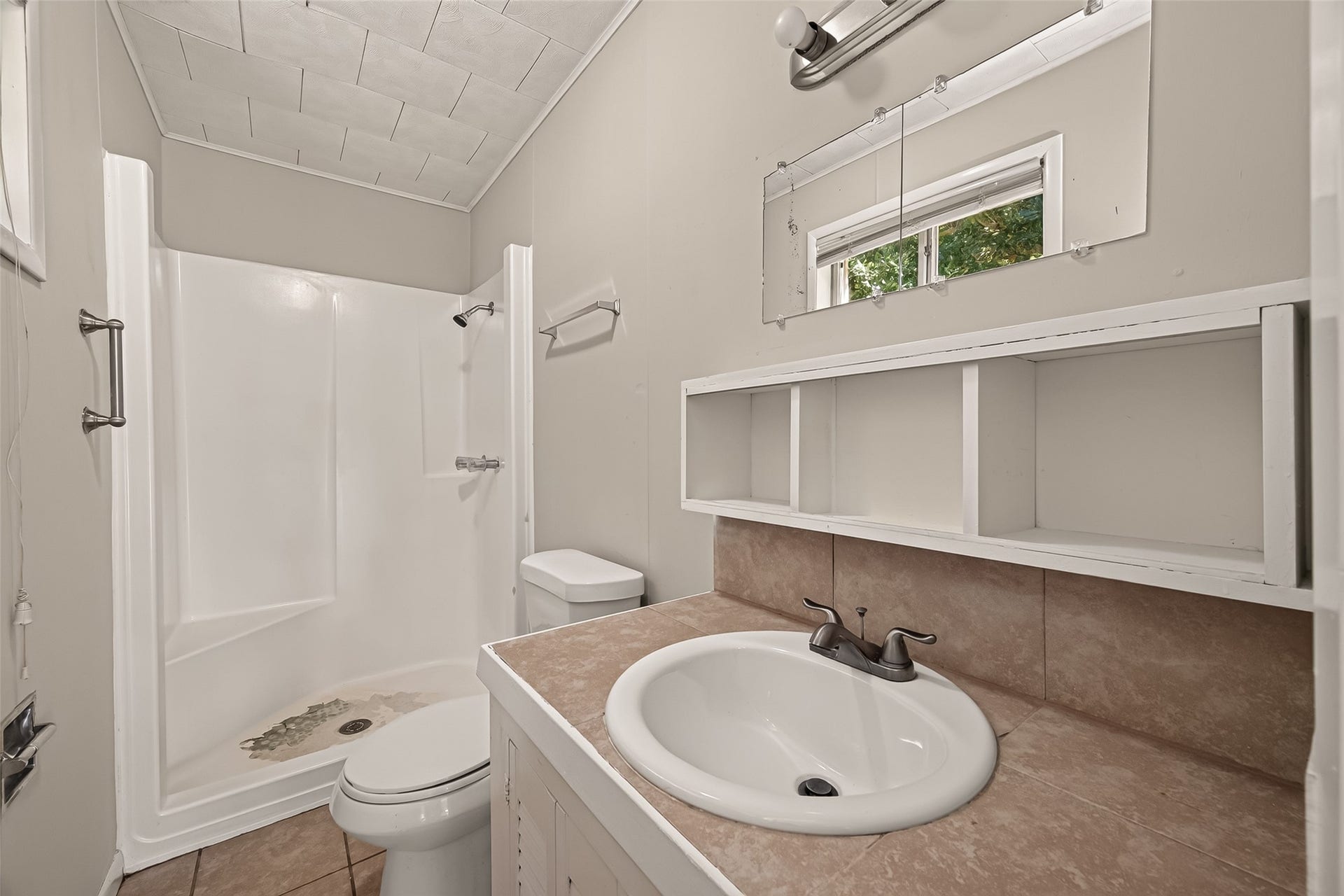8022 White Avenue, Hitchcock, TX 77563 8022 White Avenue, Hitchcock, TX 77563
