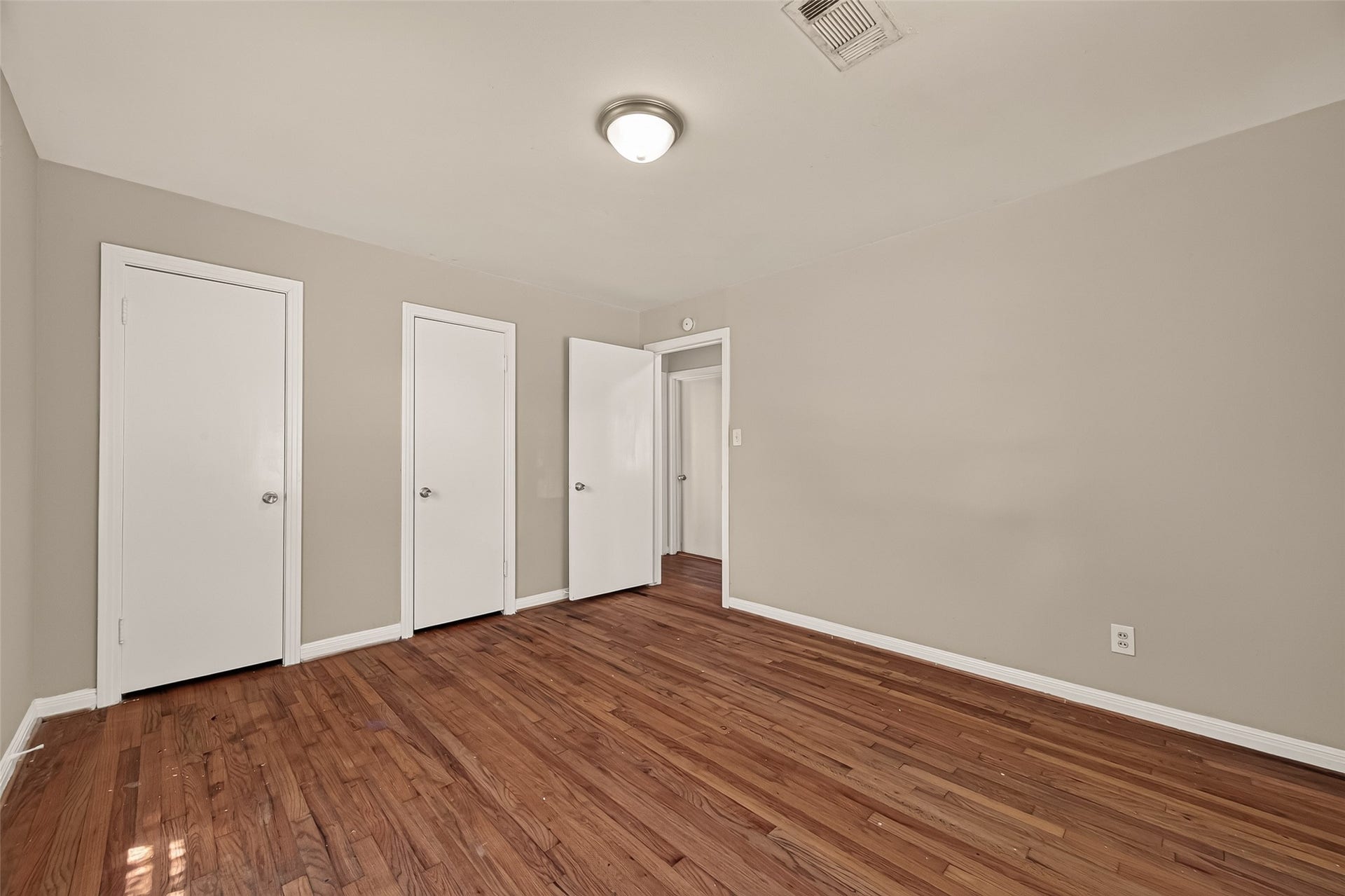 8022 White Avenue, Hitchcock, TX 77563 8022 White Avenue, Hitchcock, TX 77563