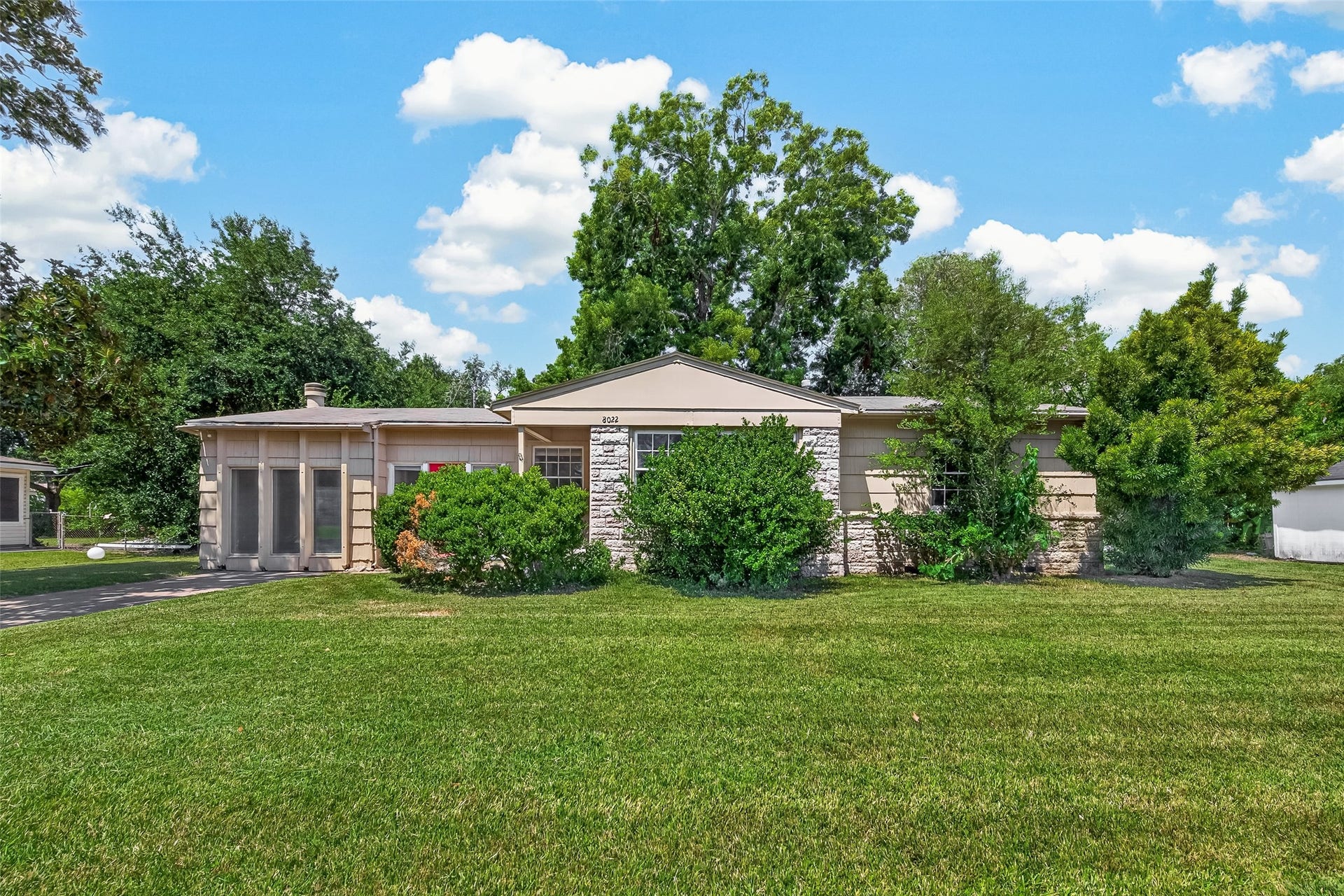 8022 White Avenue, Hitchcock, TX 77563 8022 White Avenue, Hitchcock, TX 77563