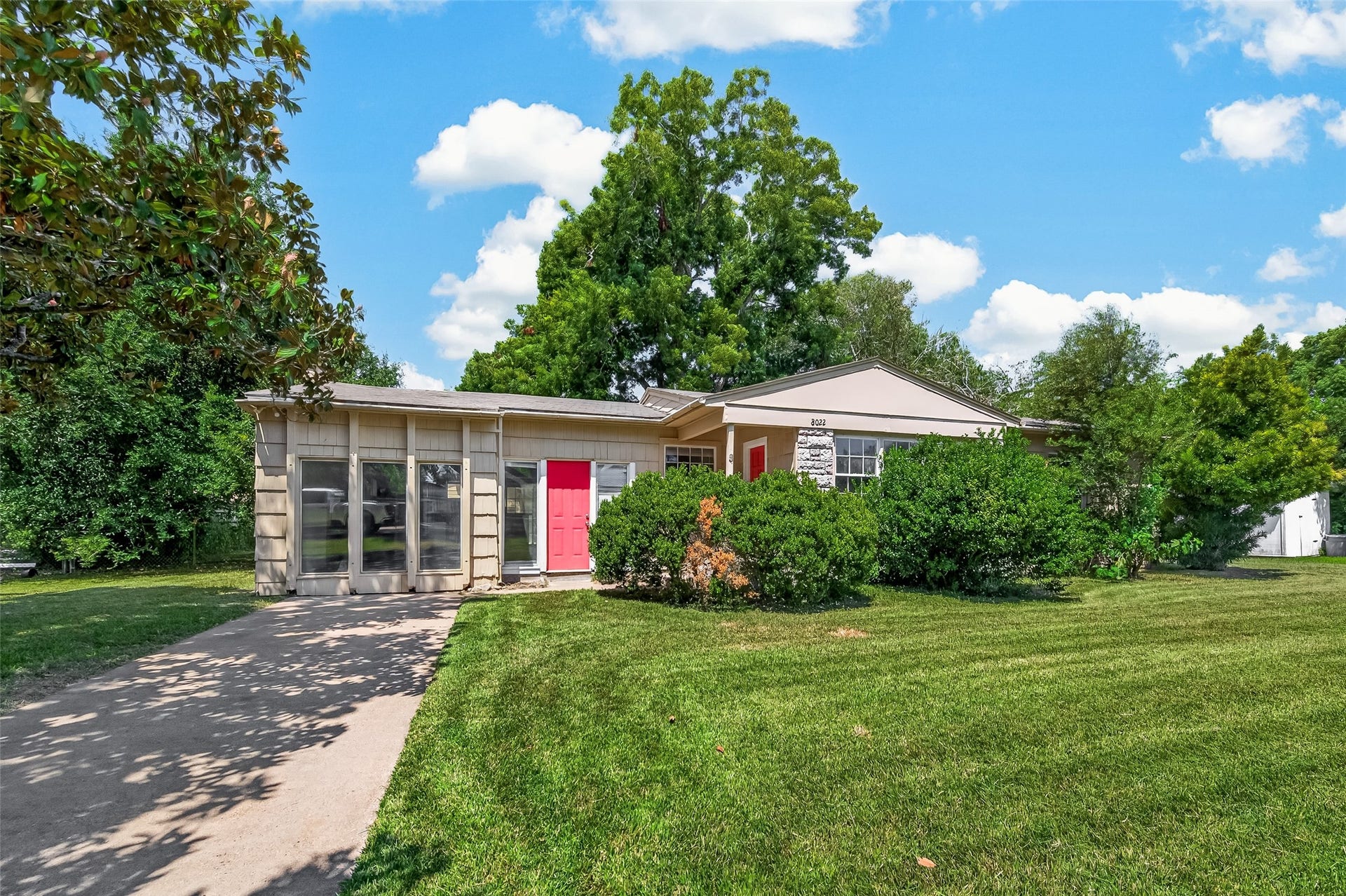 8022 White Avenue, Hitchcock, TX 77563 8022 White Avenue, Hitchcock, TX 77563
