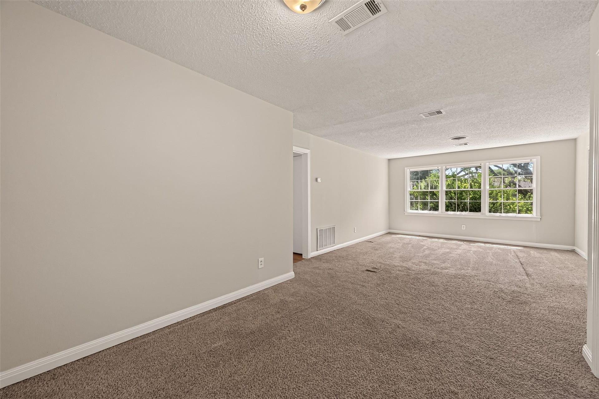 8022 White Avenue, Hitchcock, TX 77563 8022 White Avenue, Hitchcock, TX 77563