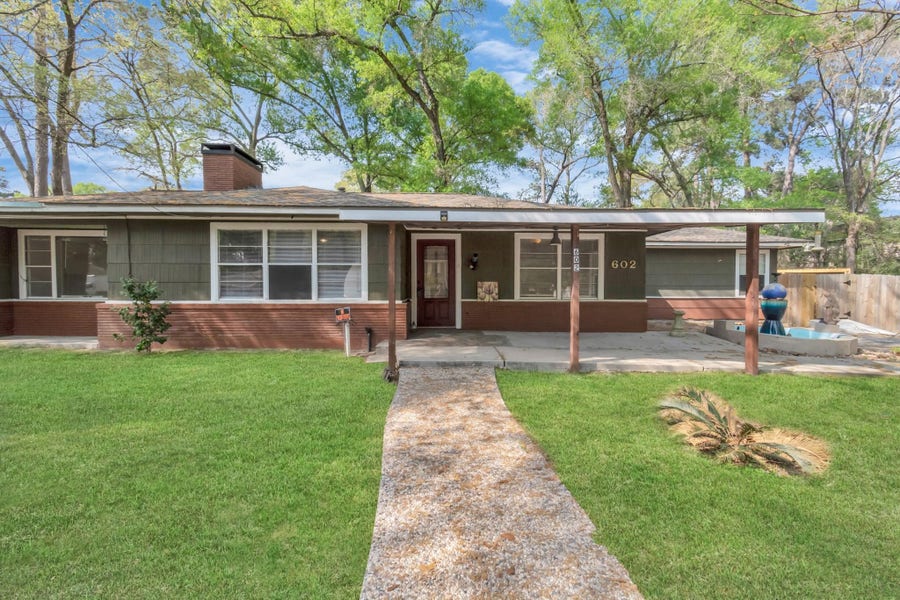 Property photo for 602 Everett Street, Conroe, TX