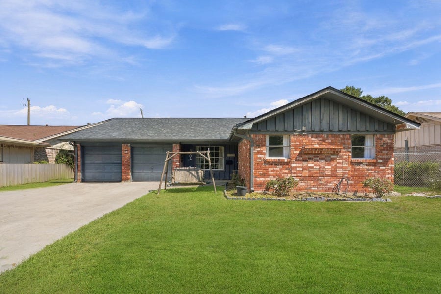 Property photo for 3002 Columbia Street, Baytown, TX
