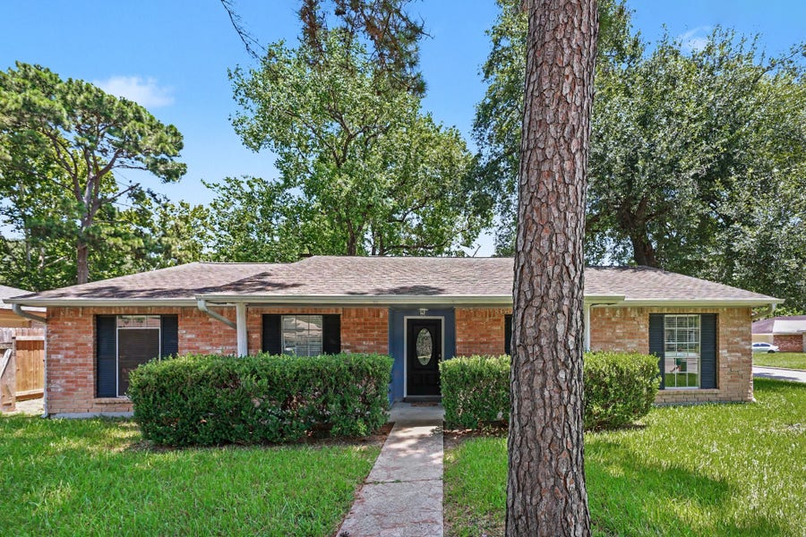 Property photo for 23402 Lestergate Drive, Spring, TX
