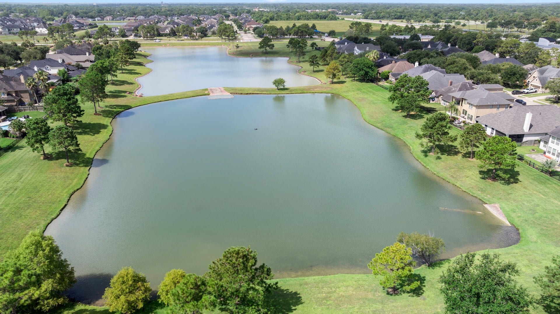 1474 Garden Lakes Drive, Friendswood, TX 77546 Some of the best Bass fishing in Friendswood