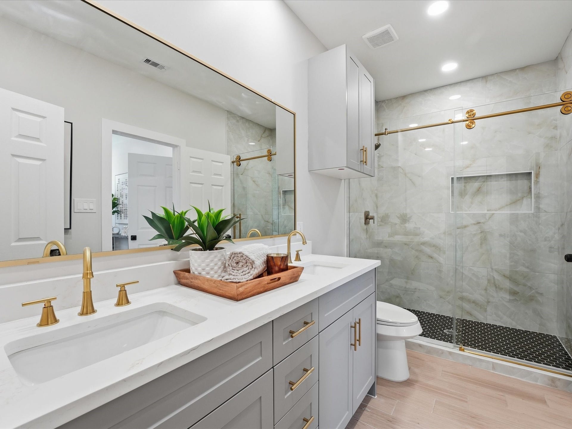 2306 Langley Road, Houston, TX 77093 2306 Langley Road, Houston, TX 77093