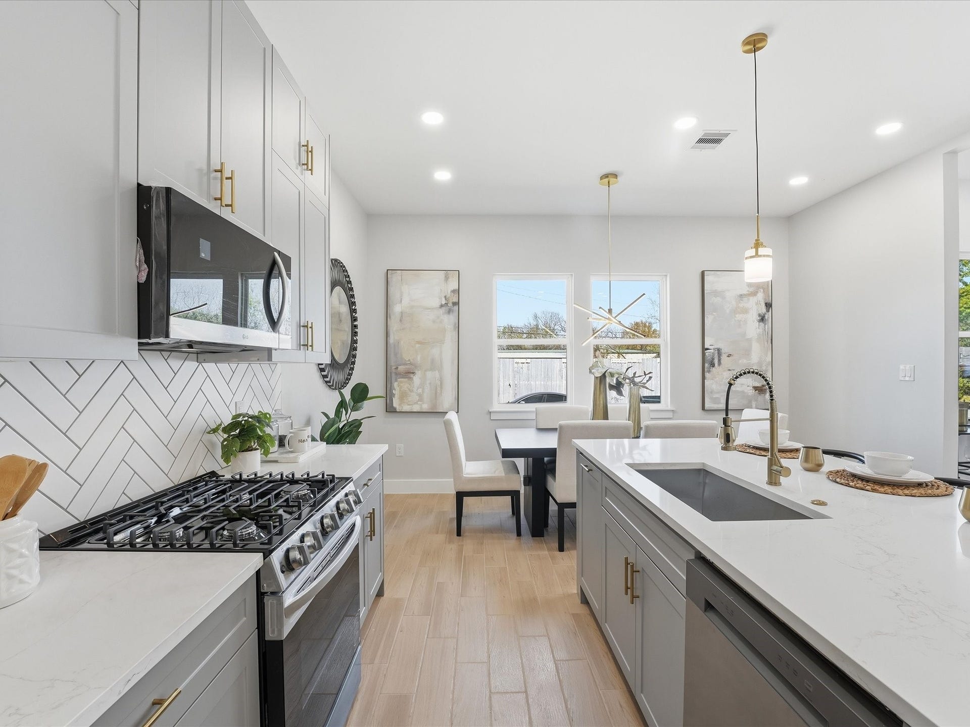 2306 Langley Road, Houston, TX 77093 2306 Langley Road, Houston, TX 77093