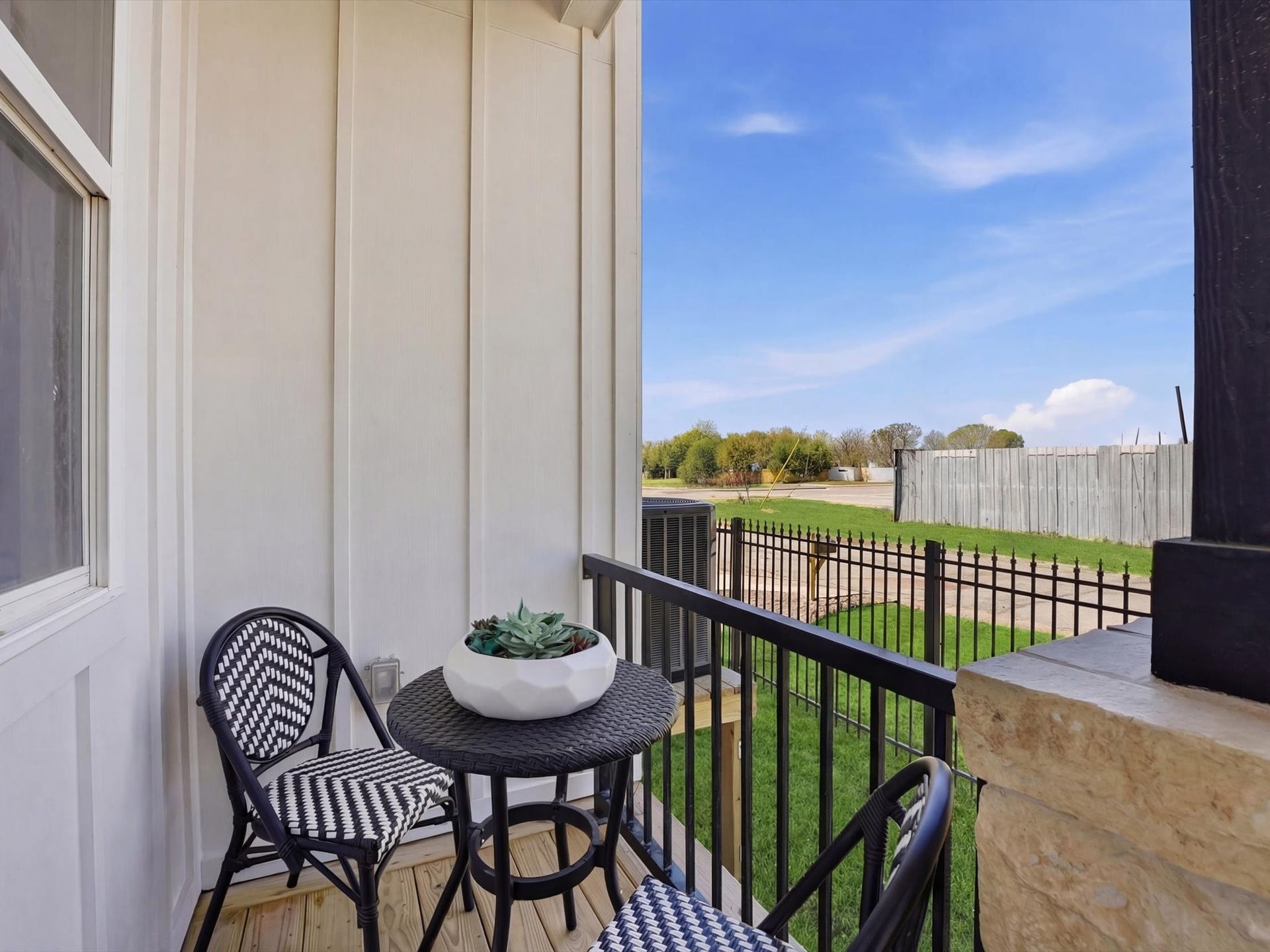 2306 Langley Road, Houston, TX 77093 Front Porch