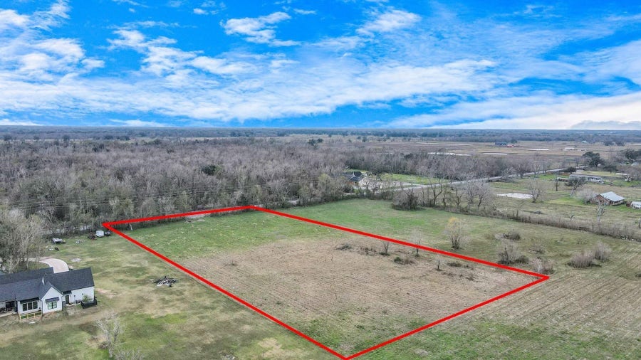 Property photo for 1402 County Road 34, Angleton, TX