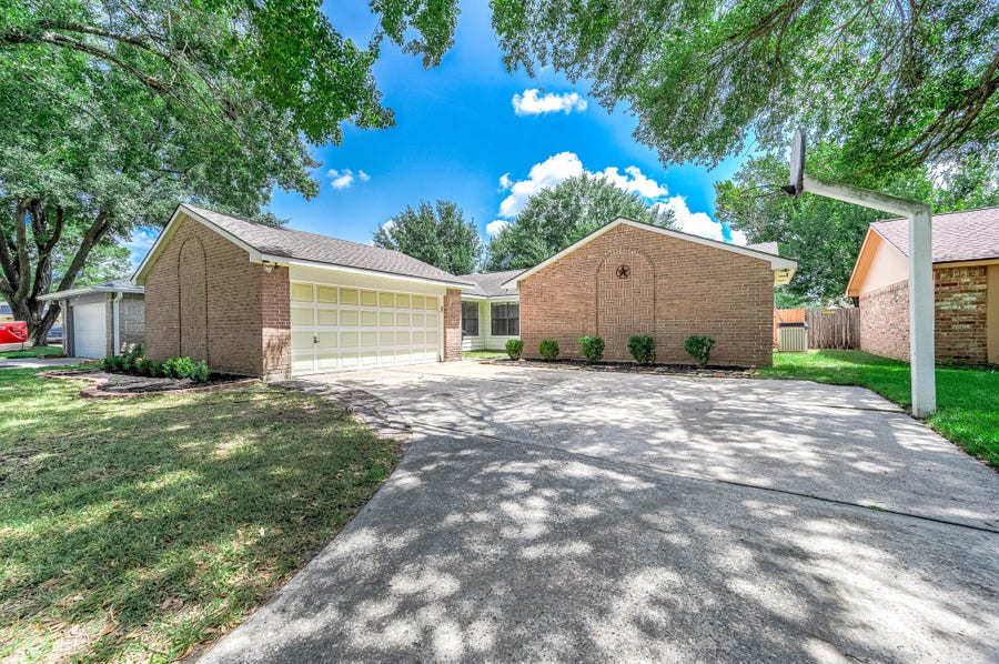 Property photo for 11210 Daybreak Lane, Cypress, TX