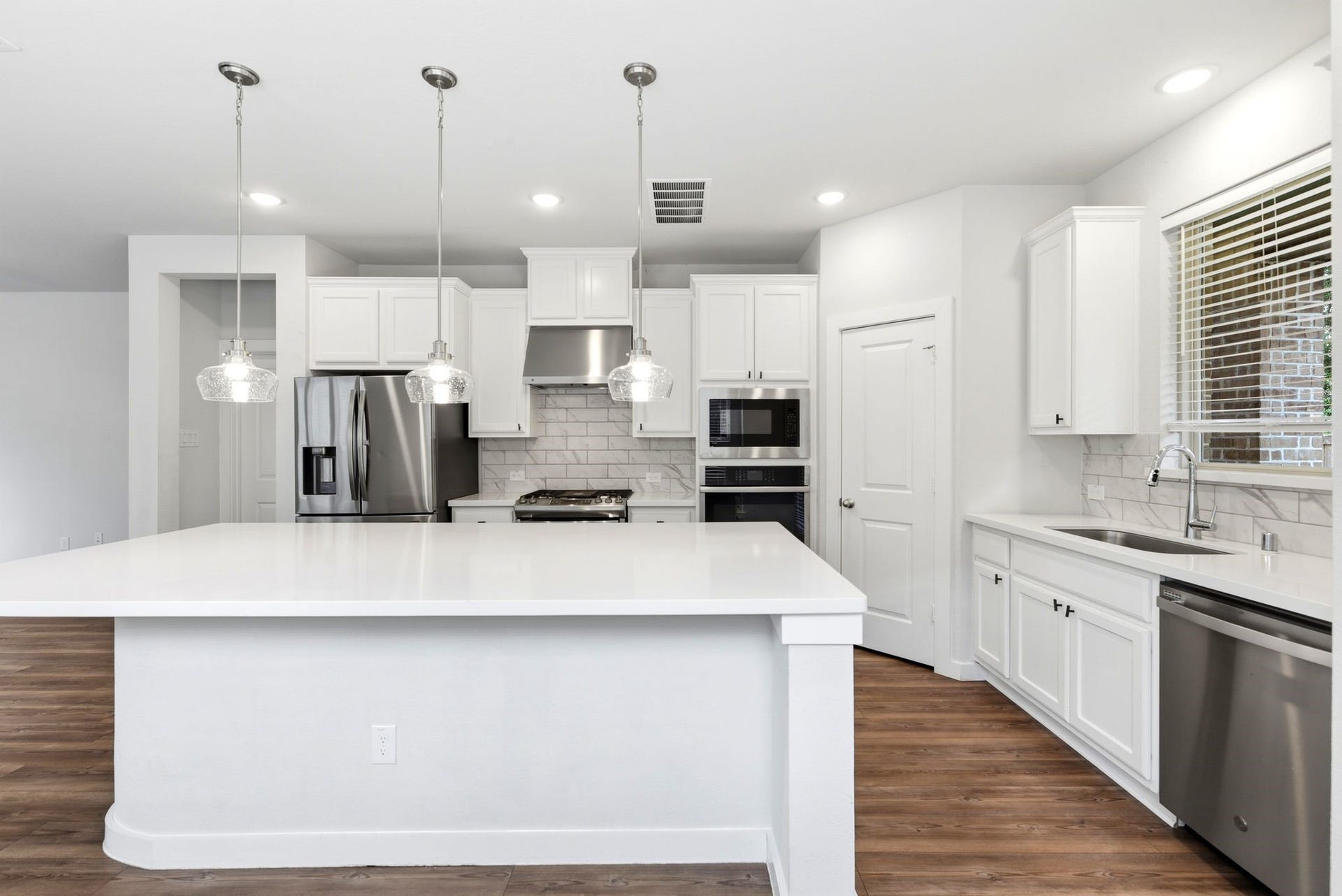 8017 Whisper Grove Drive, Magnolia, TX 77354 8017 Whisper Grove Drive, Magnolia, TX 77354
