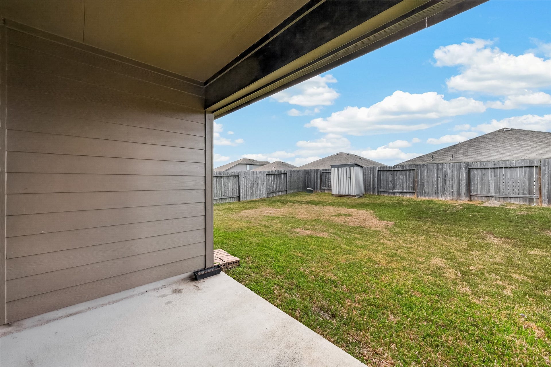 1714 Cooper Bluff Court, Rosenberg, TX 77469 Covered patio.