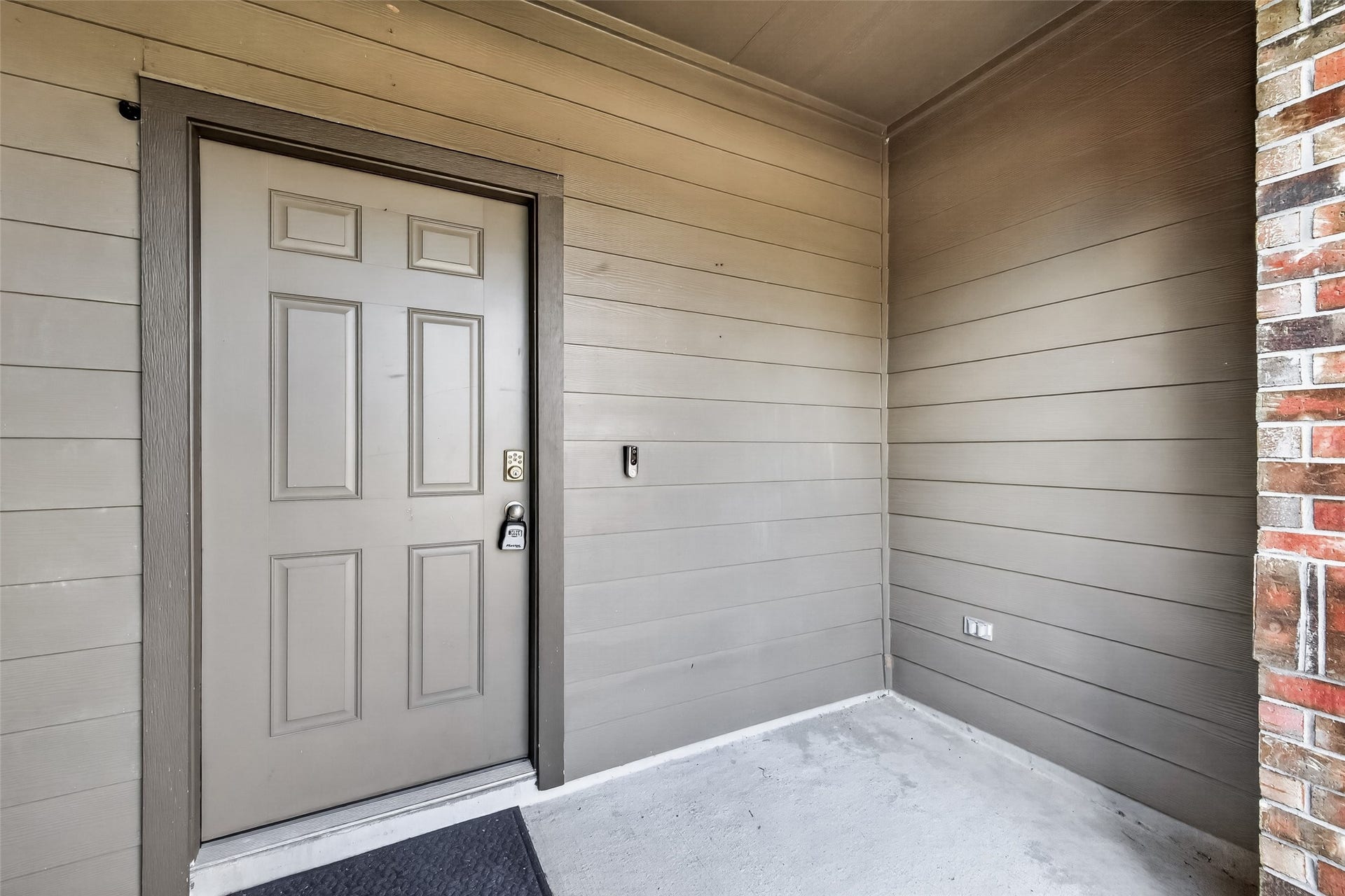 1714 Cooper Bluff Court, Rosenberg, TX 77469 Entrance door of the house.