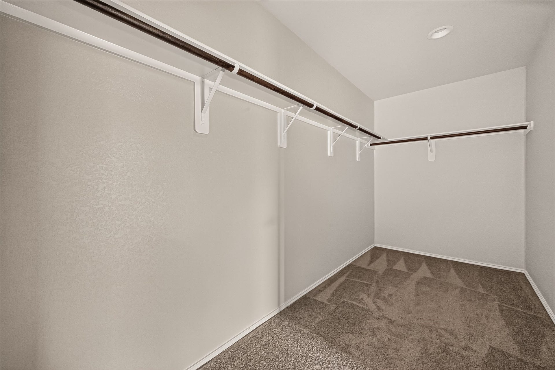 1714 Cooper Bluff Court, Rosenberg, TX 77469 Decent size Master closet.