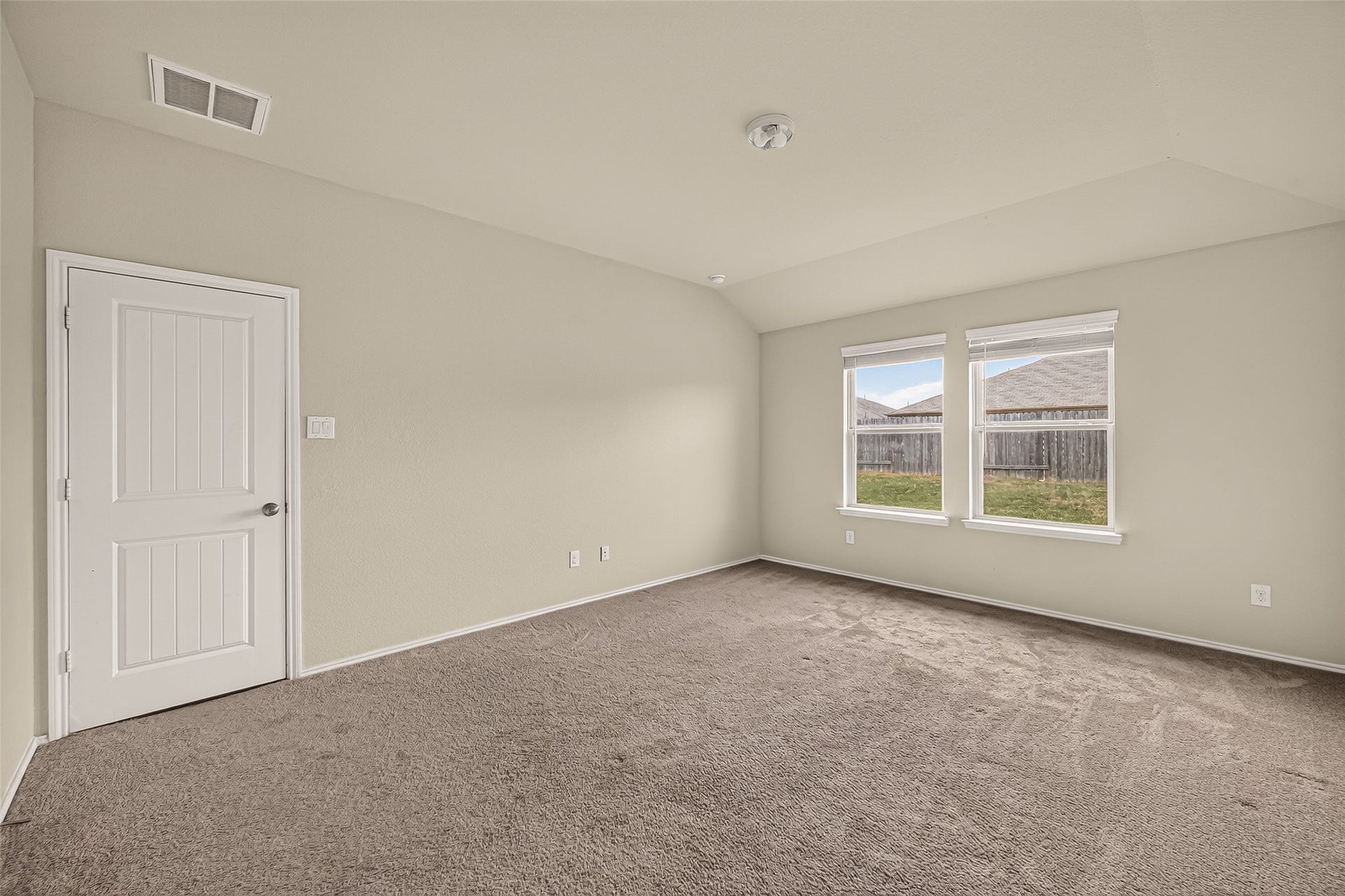 1714 Cooper Bluff Court, Rosenberg, TX 77469 Master bedroom is big enough for a king size bed.