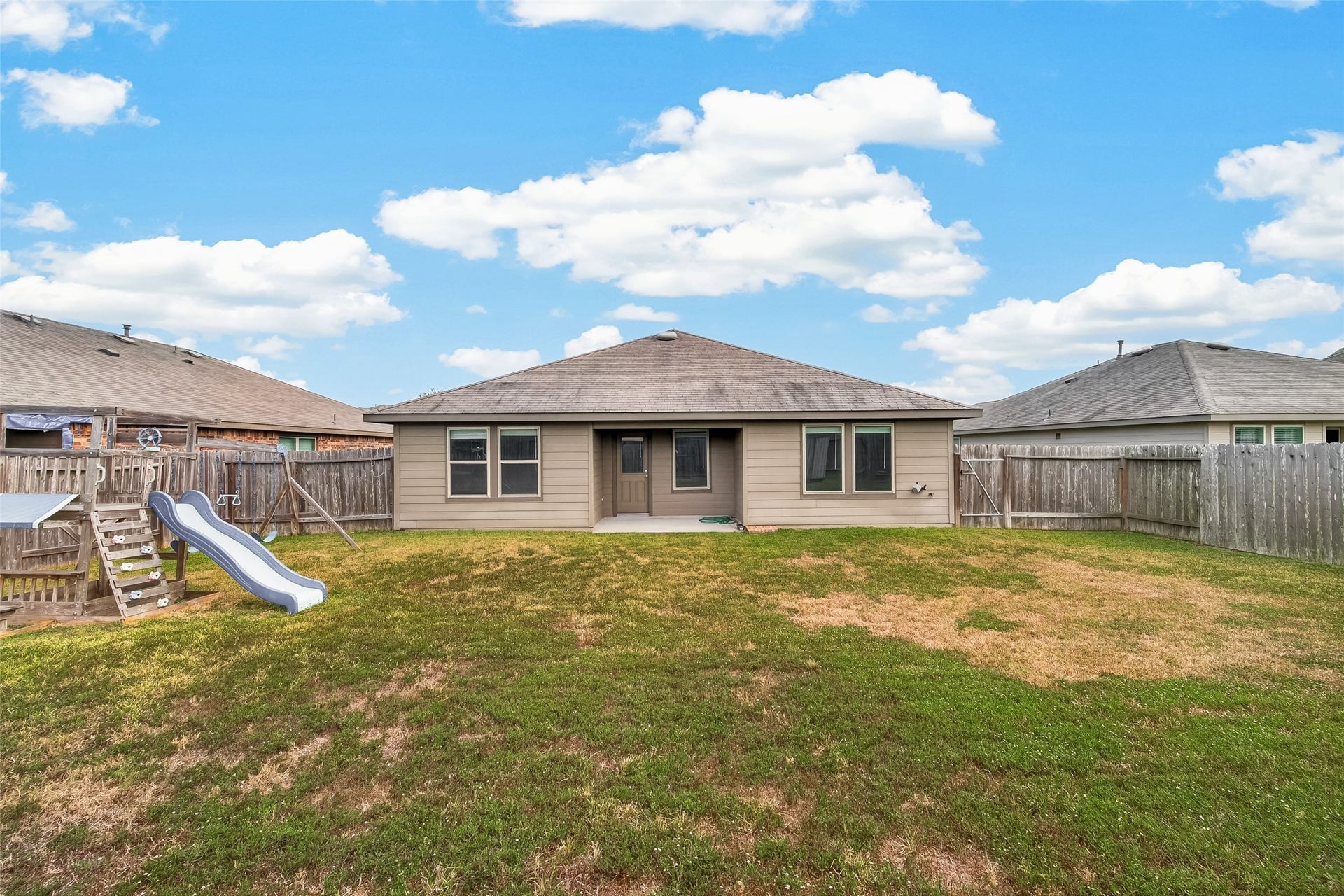 1714 Cooper Bluff Court, Rosenberg, TX 77469 Perfect backyard for entertaining friends and family.