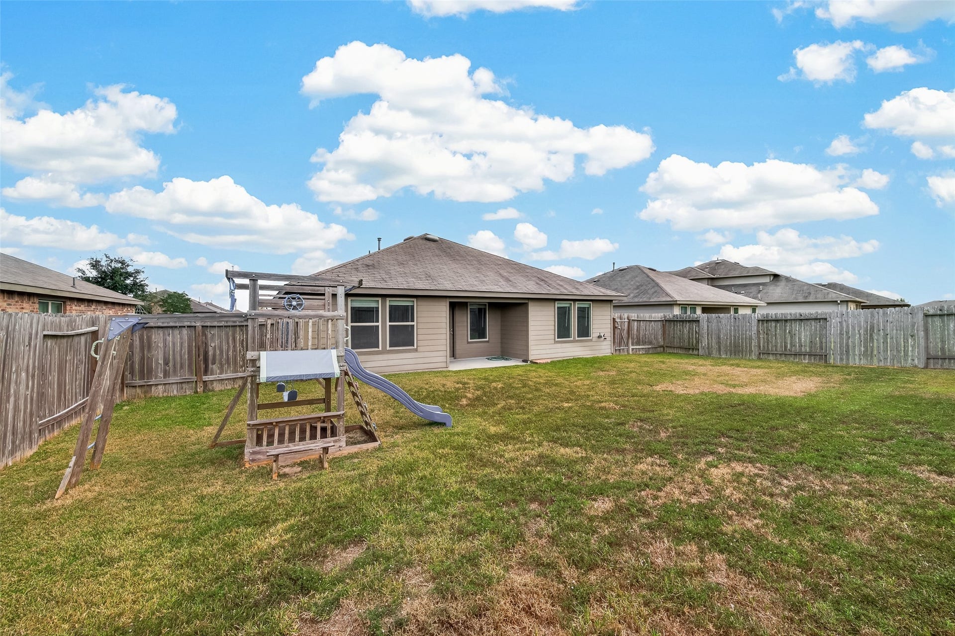 1714 Cooper Bluff Court, Rosenberg, TX 77469 Huge lot makes it perfect for relaxation outside.