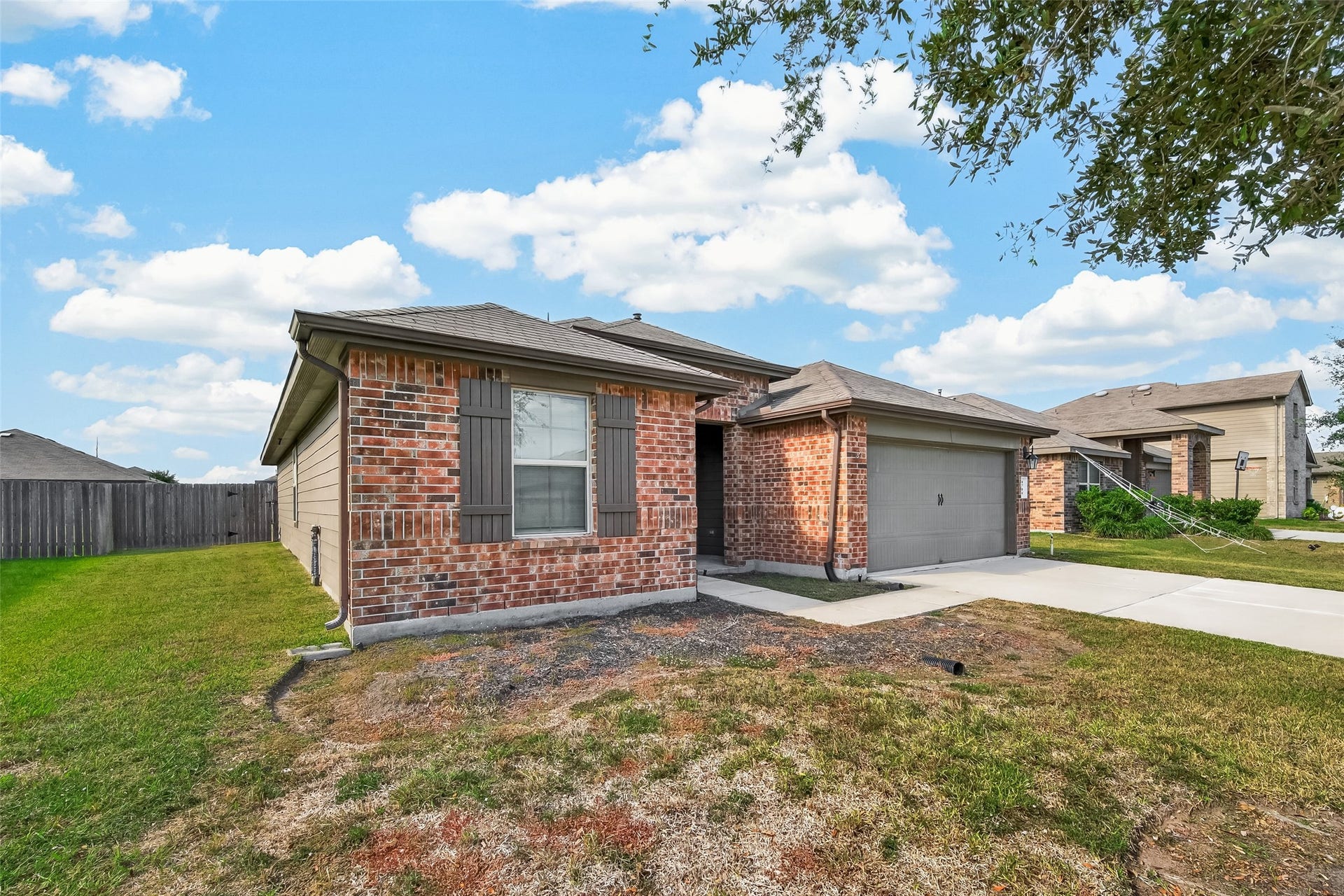 1714 Cooper Bluff Court, Rosenberg, TX 77469 Elegant curb appeal