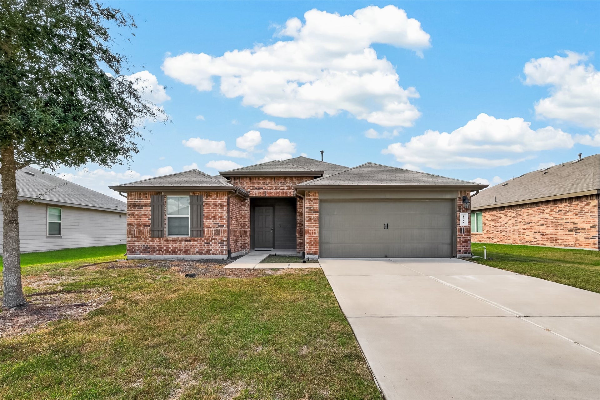1714 Cooper Bluff Court, Rosenberg, TX 77469 Two car garage.
