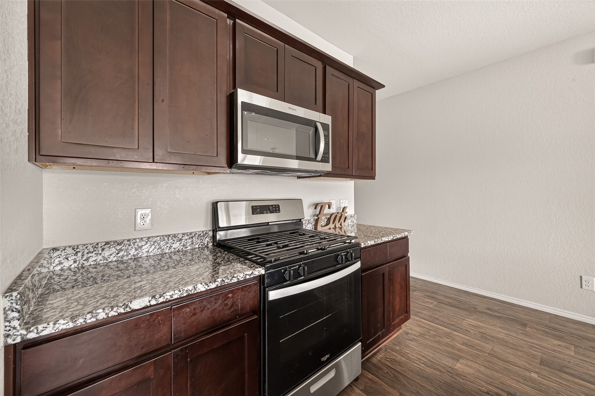 1714 Cooper Bluff Court, Rosenberg, TX 77469 Stainless steel appliances.