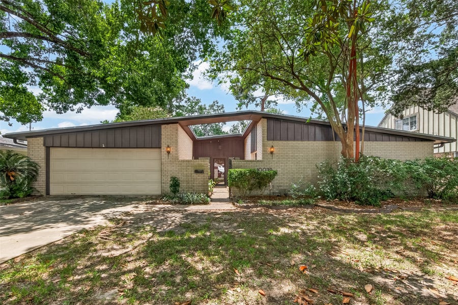 Property photo for 10039 Warwana, Houston, TX
