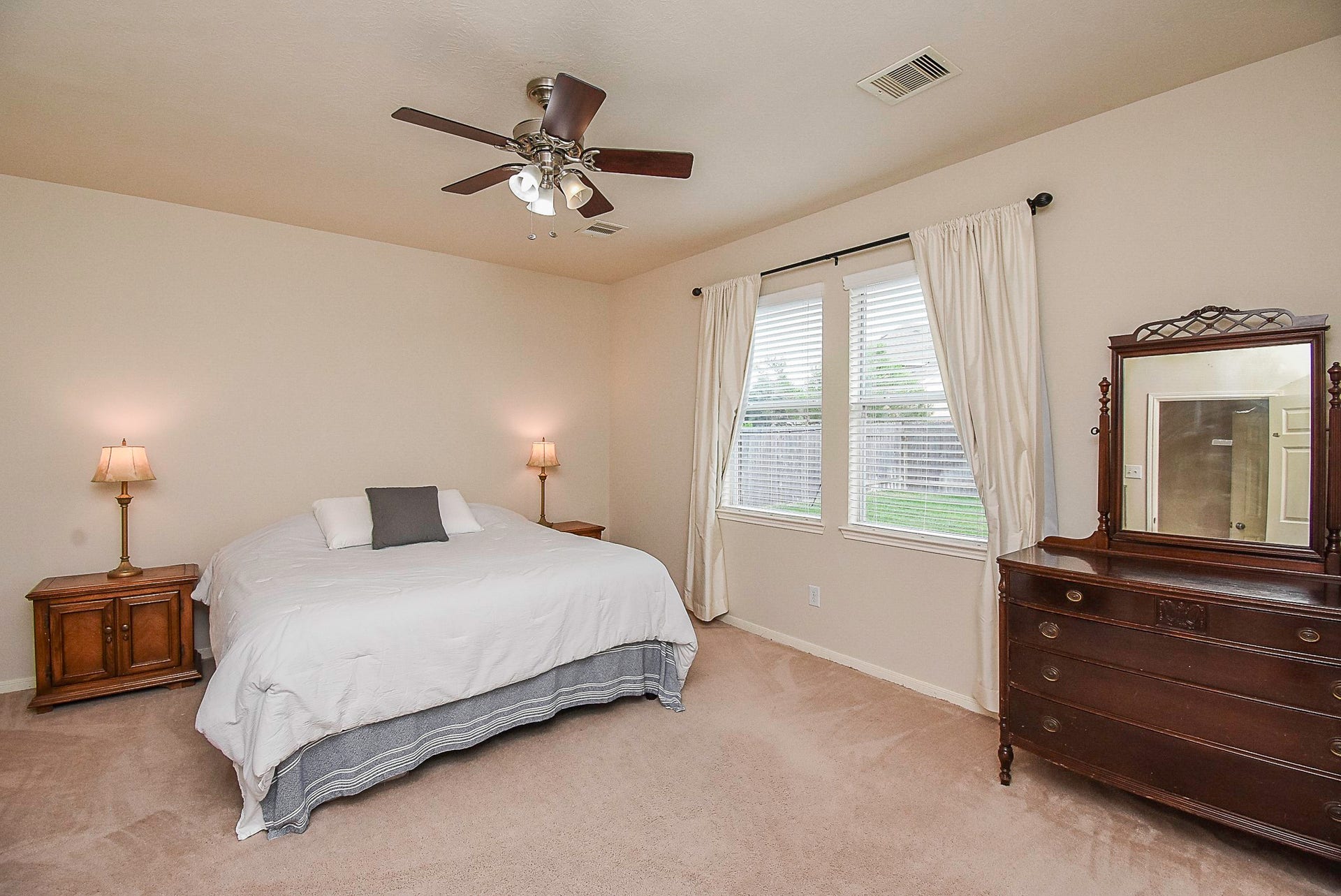 3615 Morning Gale Lane, Katy, TX 77494 Expansive windows fill the room with plenty of natural light.