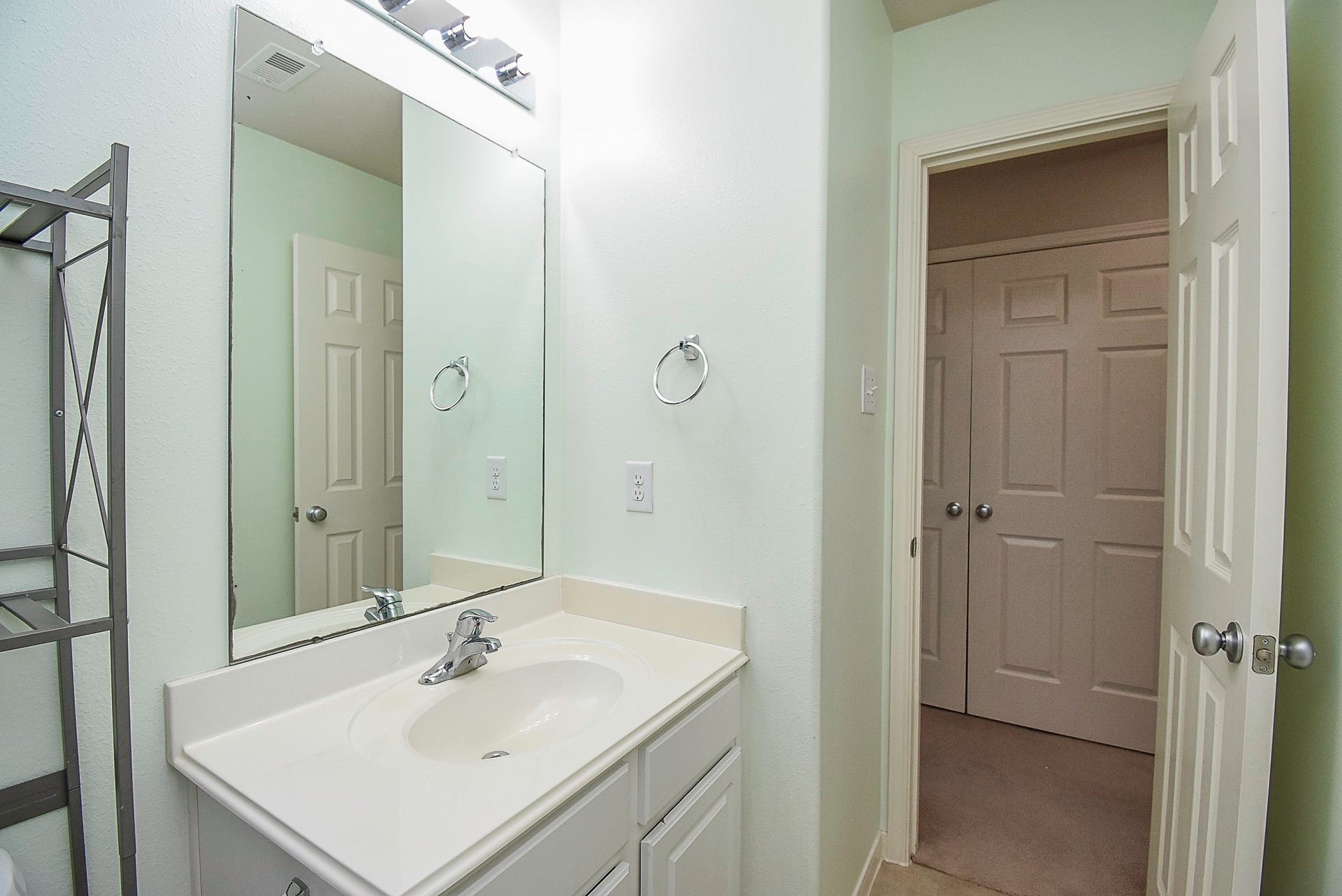 3615 Morning Gale Lane, Katy, TX 77494 Alternate view of the secondary bathroom showcasing the vanity.