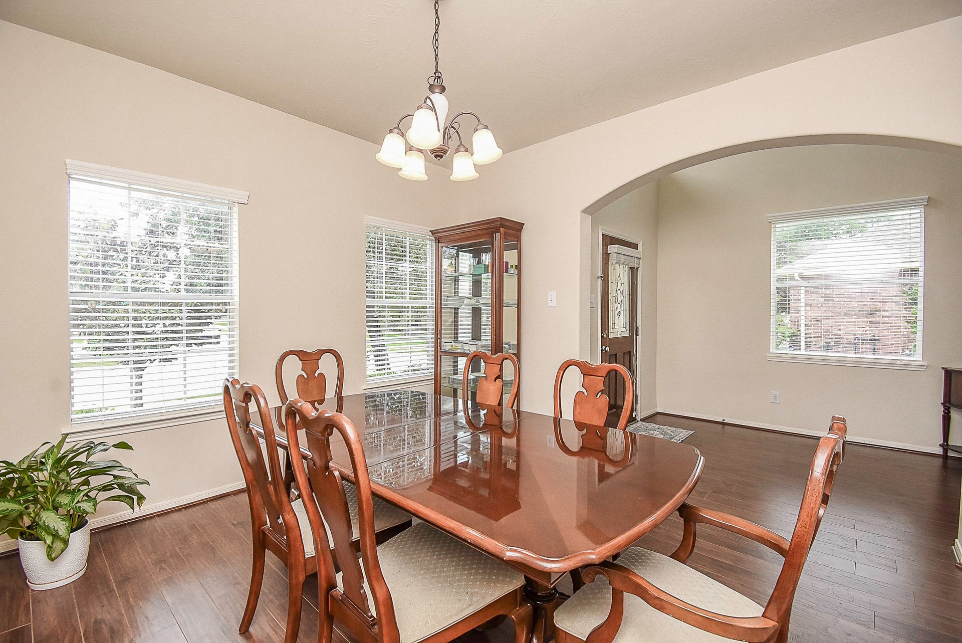 3615 Morning Gale Lane, Katy, TX 77494 Spacious formal dining room with plenty of space for family meals and gatherings.