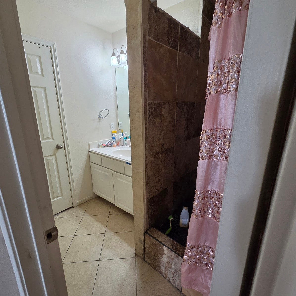 3311 Clipper Winds Way, Houston, TX 77084 downstairs full bath