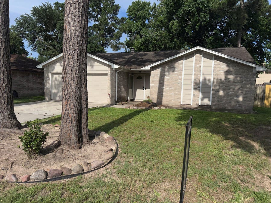 Property photo for 18935 Yaupon Trail, Humble, TX
