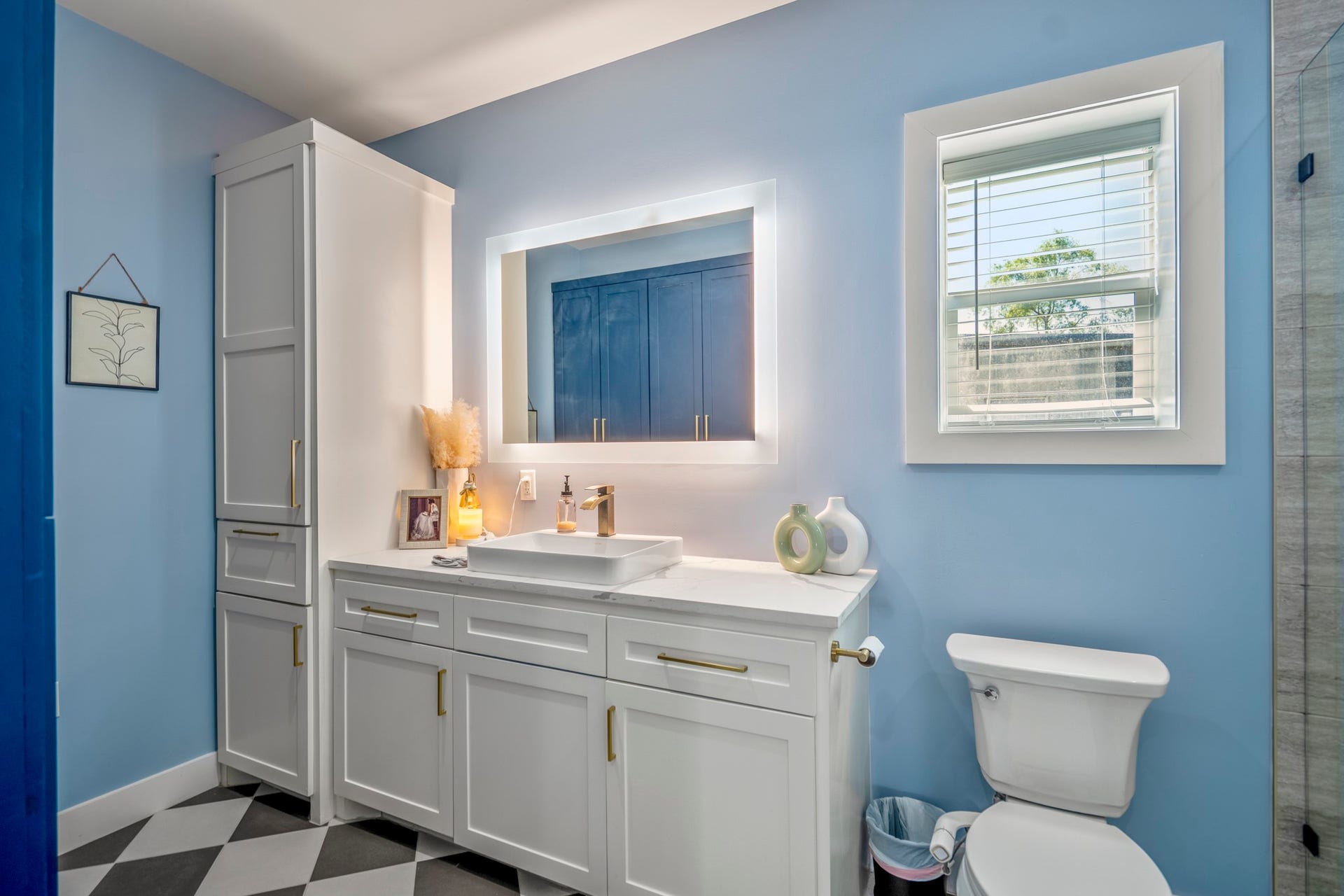 Guest house bathroom
