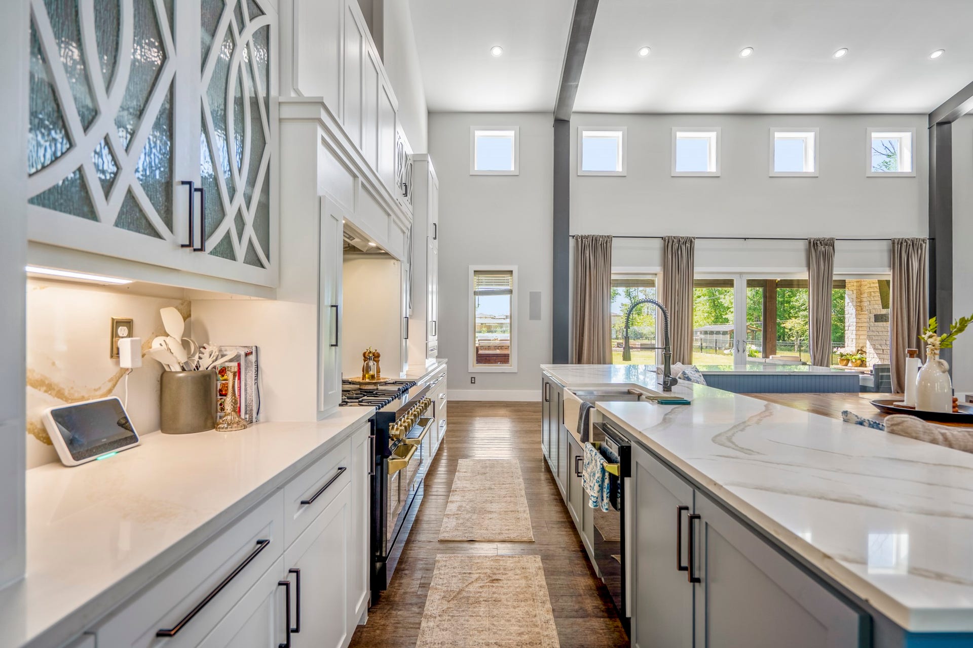Large kitchen with breakfast bar and
additional seating