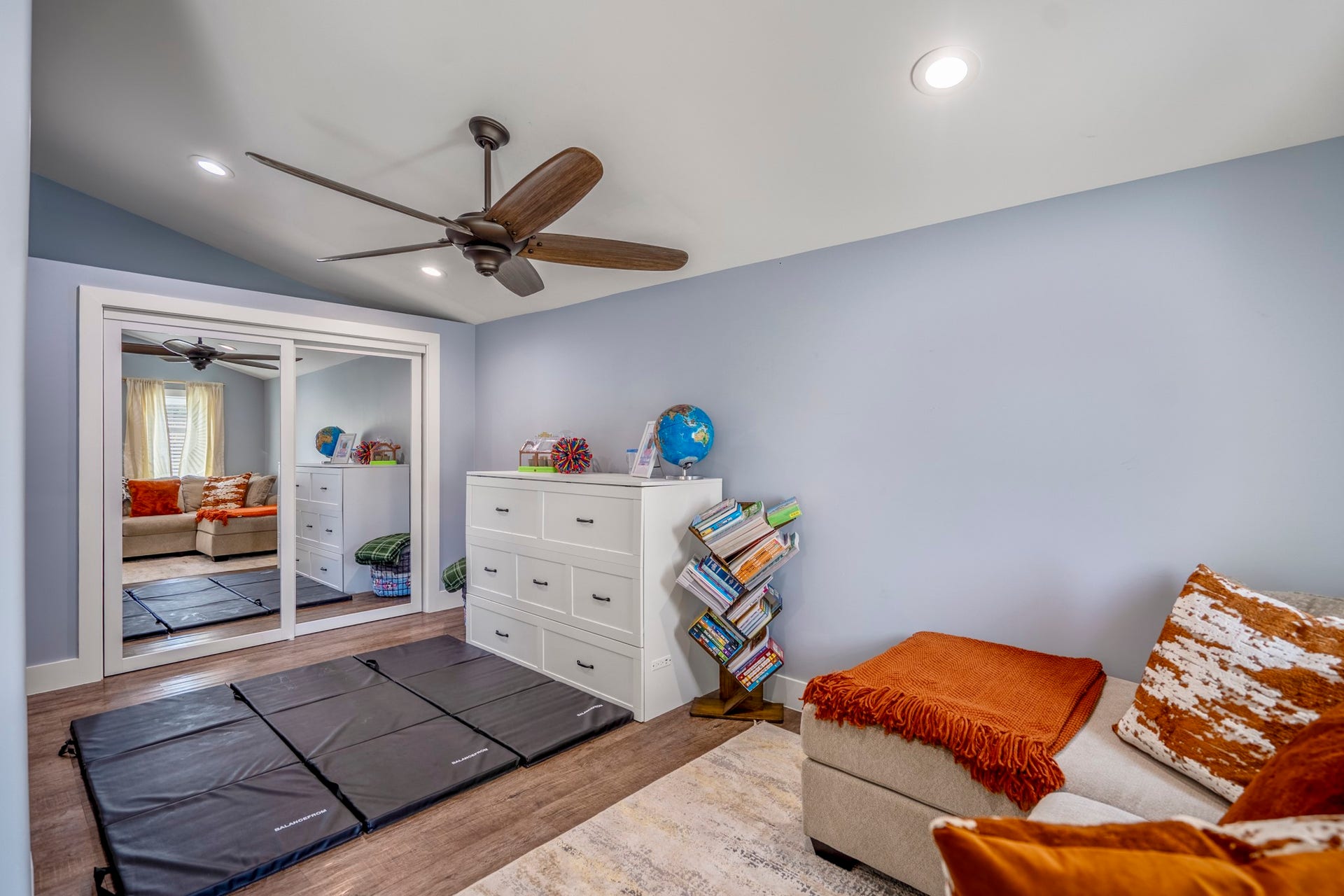 Additional bedroom