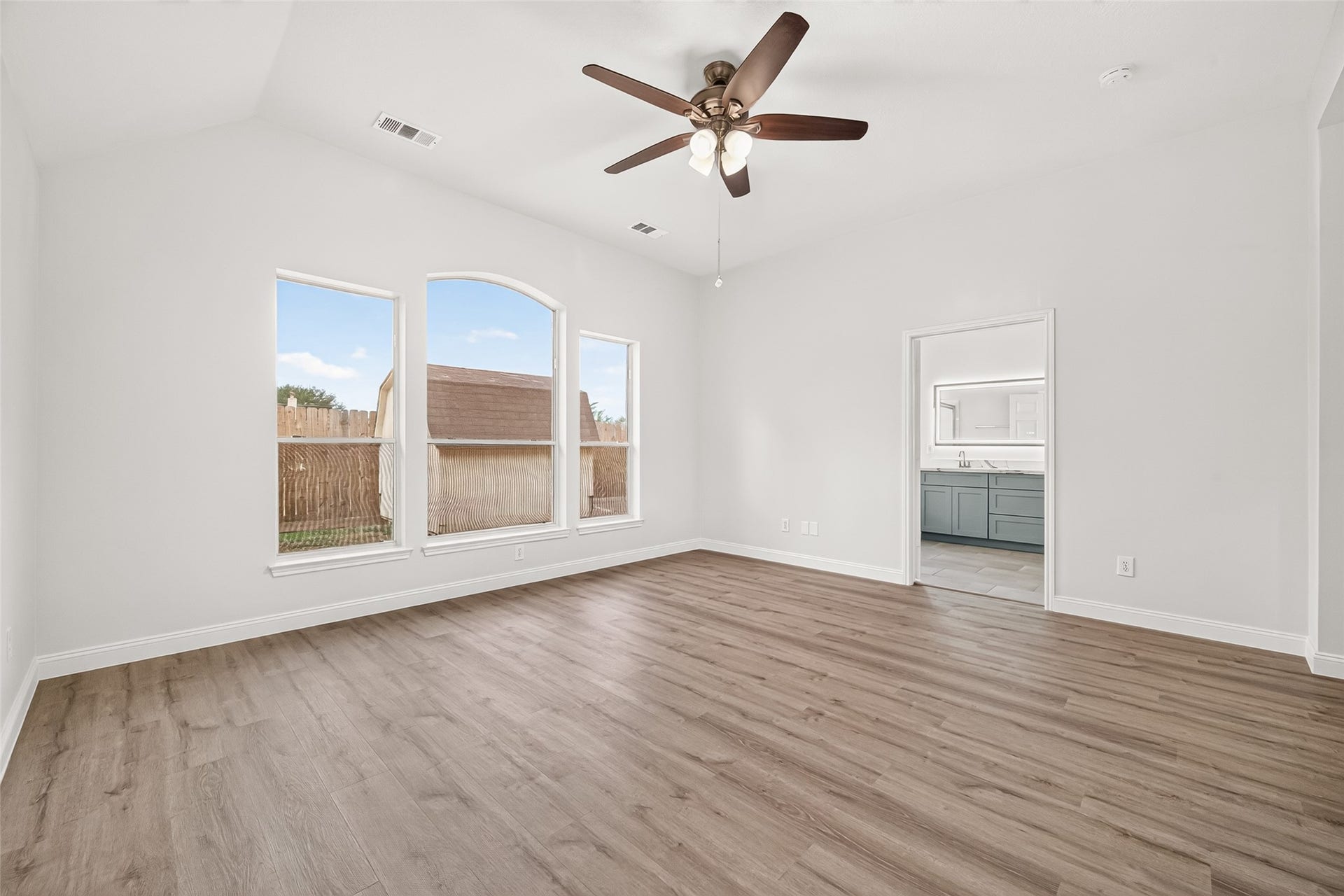 12423 May Laurel Drive, Houston, TX 77014 12423 May Laurel Drive, Houston, TX 77014