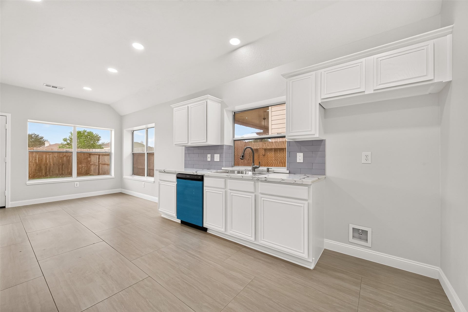 12423 May Laurel Drive, Houston, TX 77014 12423 May Laurel Drive, Houston, TX 77014