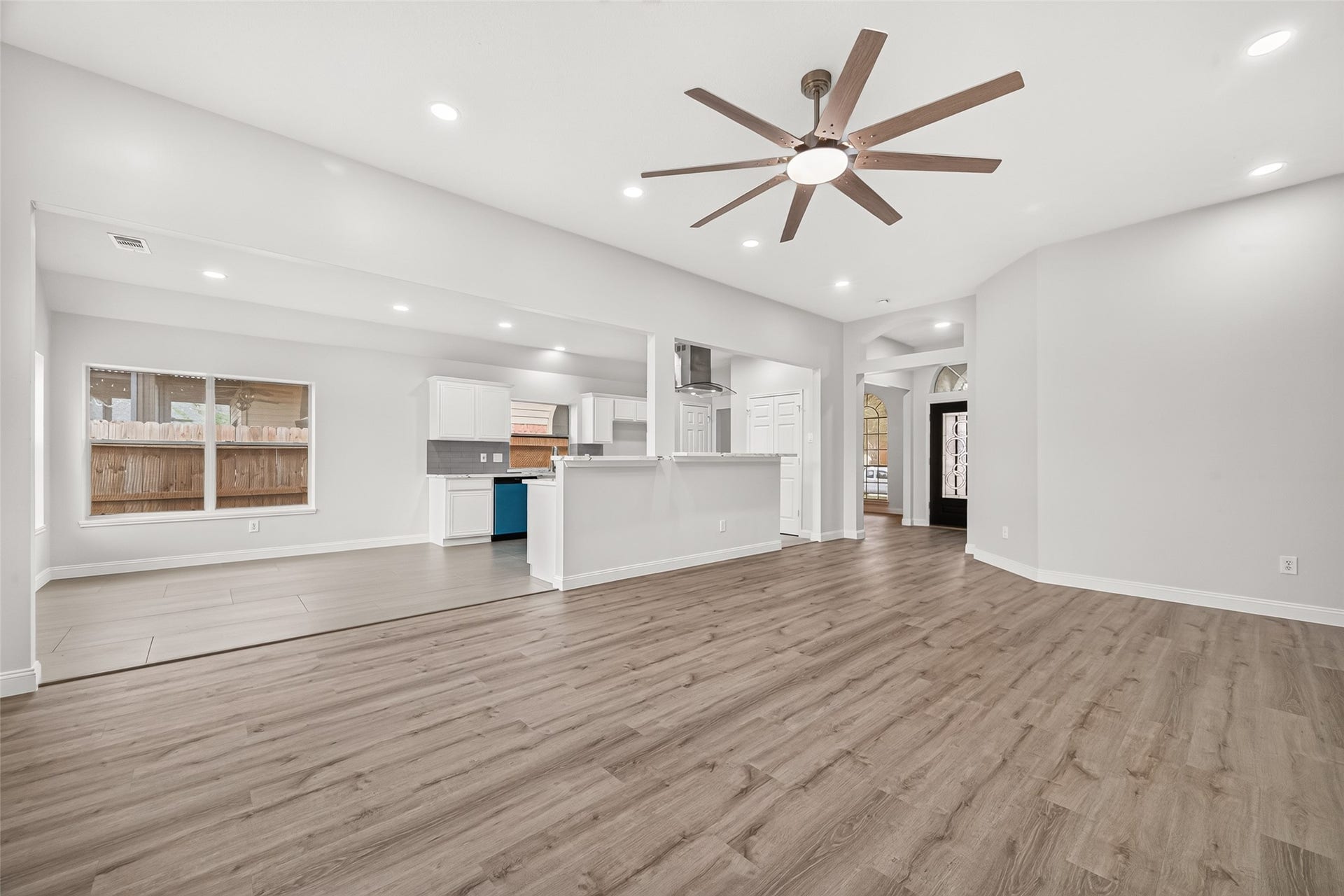 12423 May Laurel Drive, Houston, TX 77014 12423 May Laurel Drive, Houston, TX 77014