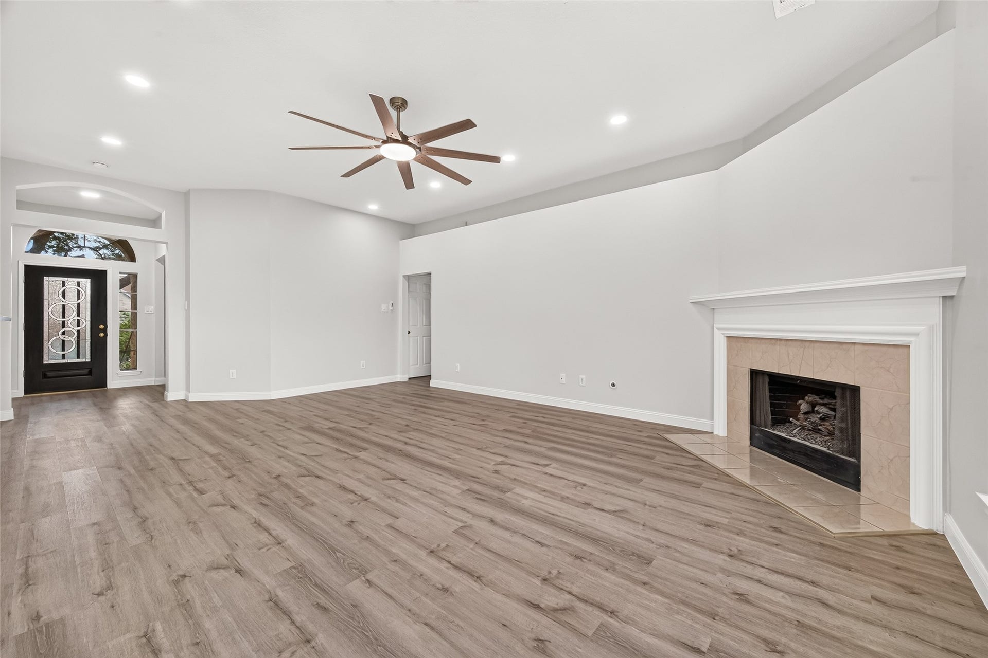 12423 May Laurel Drive, Houston, TX 77014 12423 May Laurel Drive, Houston, TX 77014