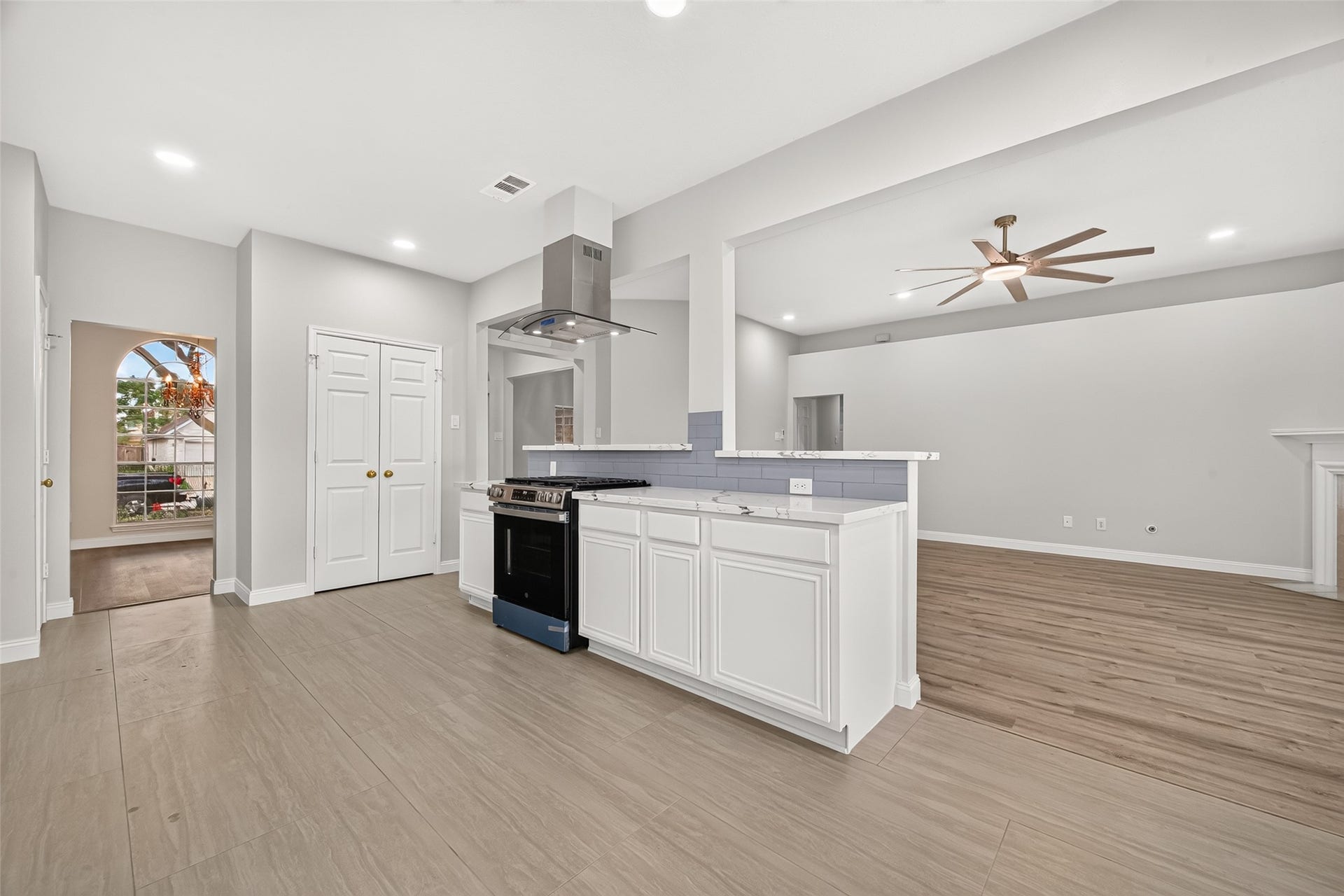 12423 May Laurel Drive, Houston, TX 77014 12423 May Laurel Drive, Houston, TX 77014