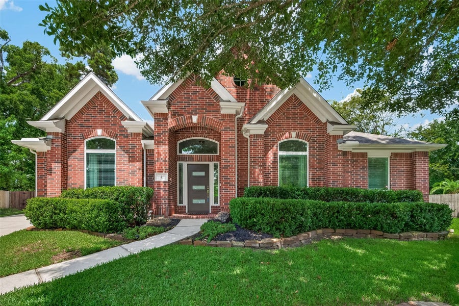 Property photo for 2 S Concord Valley Place, The Woodlands, TX