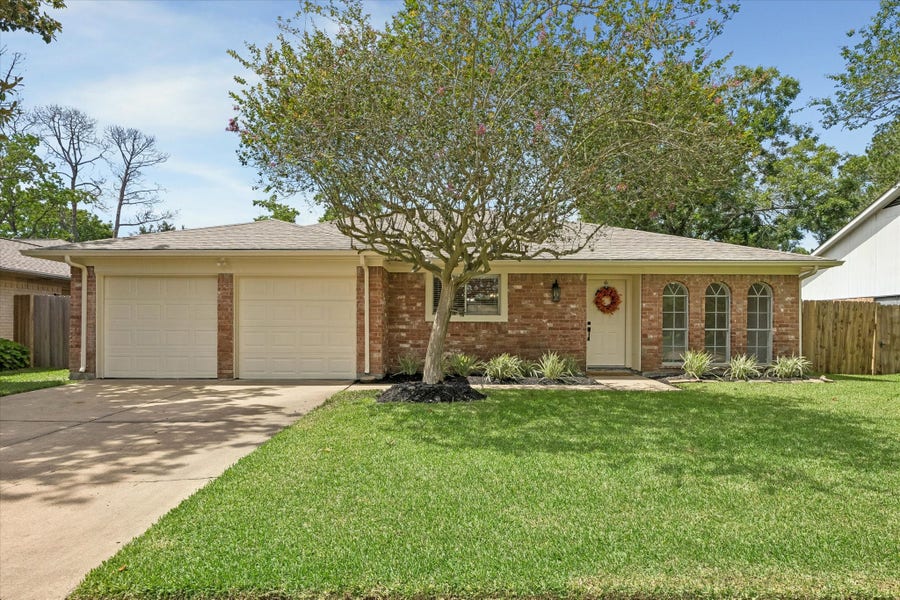 Property photo for 16023 Cavendish Drive, Houston, TX