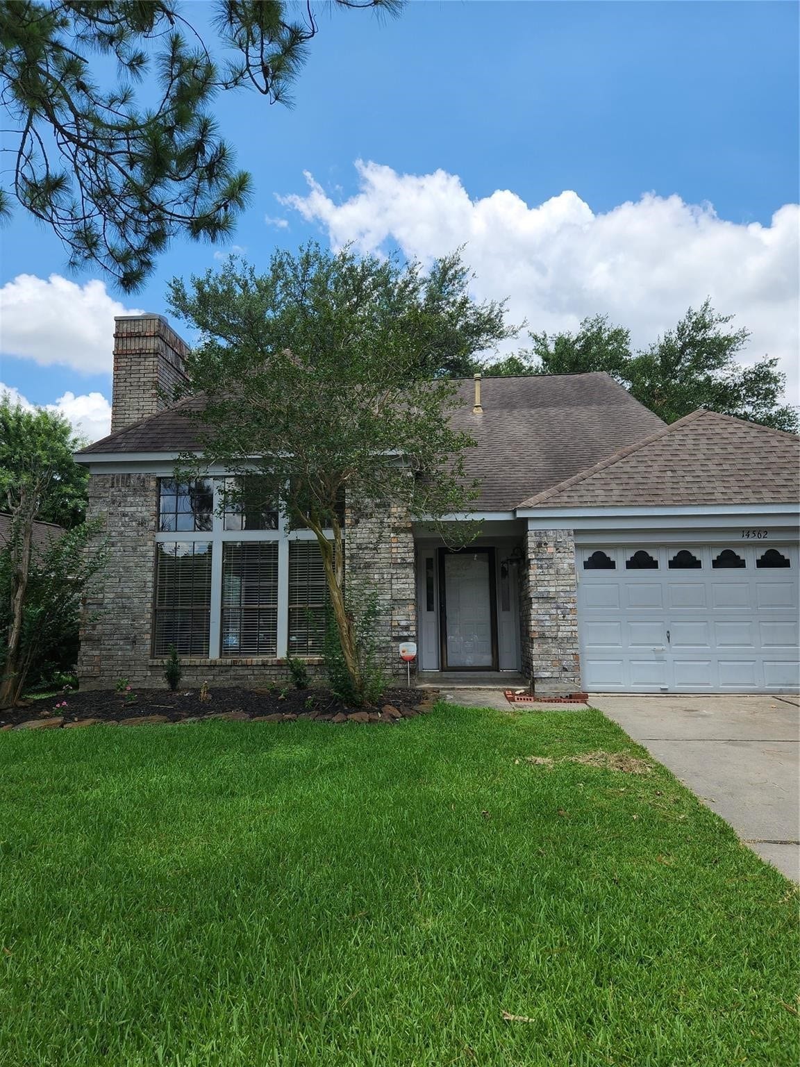 14562 Oak Chase Drive, Houston, TX 77062