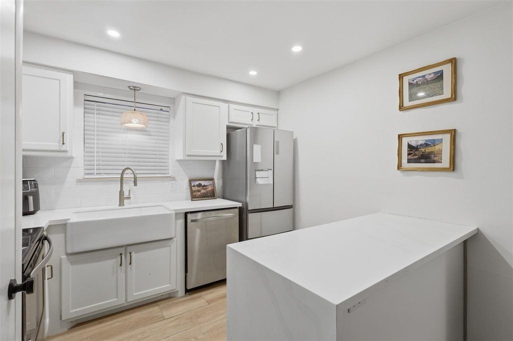 4040 San Felipe Street, #102, Houston, TX 77027 Kitchen