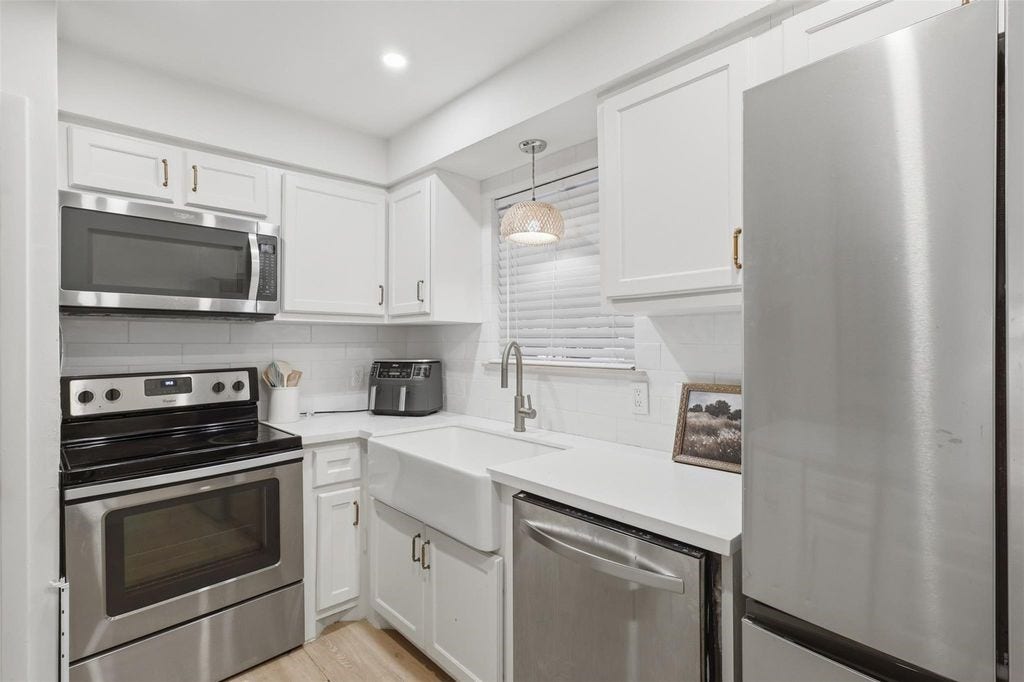 4040 San Felipe Street, #102, Houston, TX 77027 Kitchen