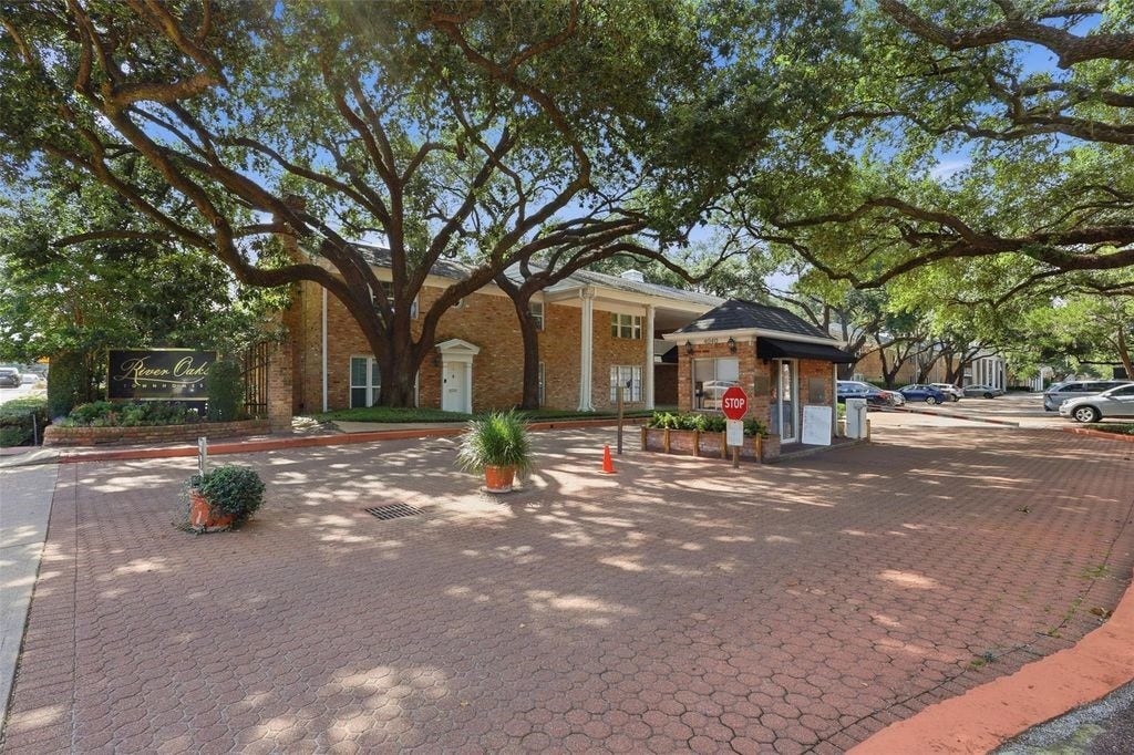 4040 San Felipe Street, #102, Houston, TX 77027 4040 San Felipe Street, #102, Houston, TX 77027