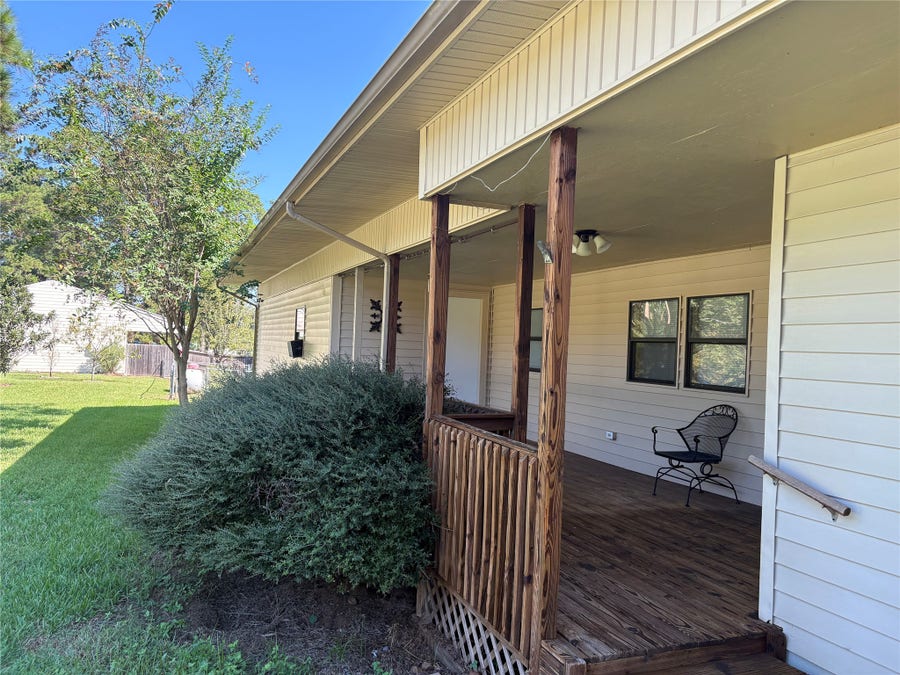 Property photo for 13172 S Lee Shore Drive, Willis, TX